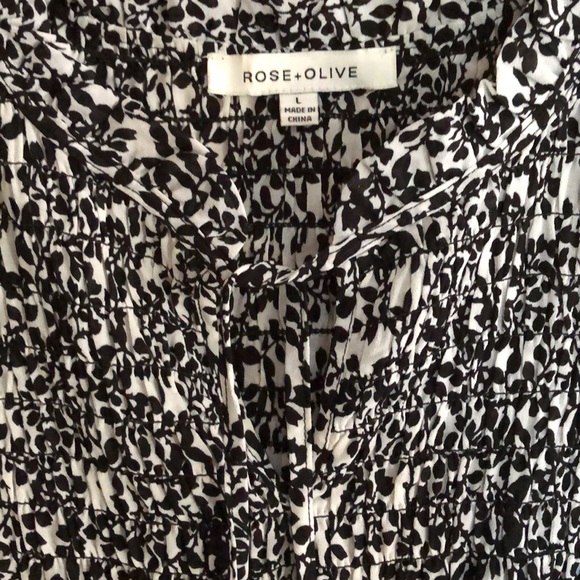 Rose + Olive - Black & White - Size large - Dressy - Picture 4 of 6